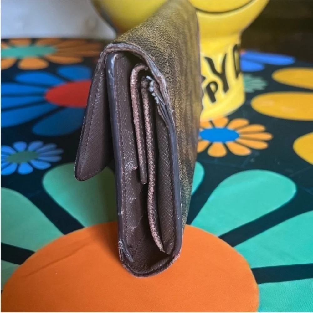 🚨SALE 🚨LV Damier Wallet (Cobblers dream) - Picture 4 of 12